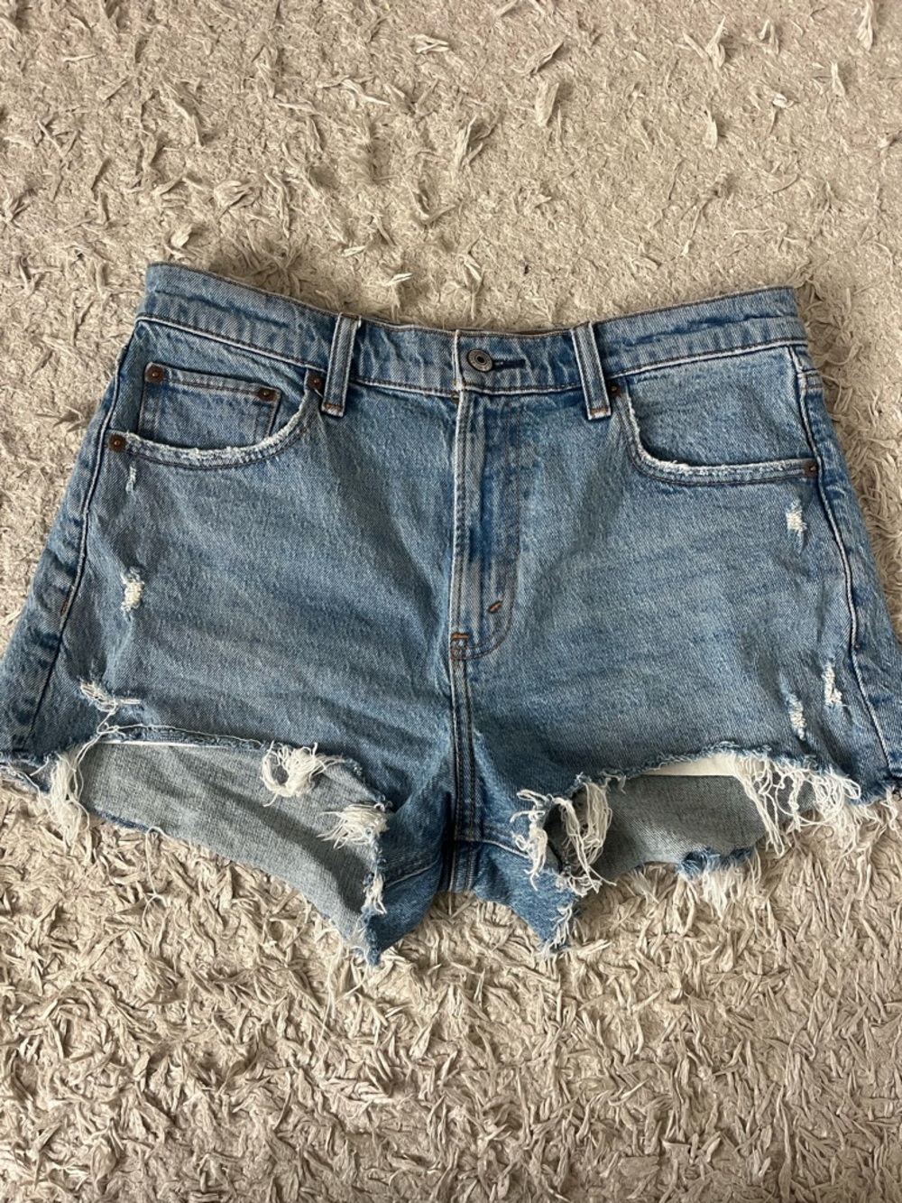 Abercrombie & Fitch The Mom Short High Rise